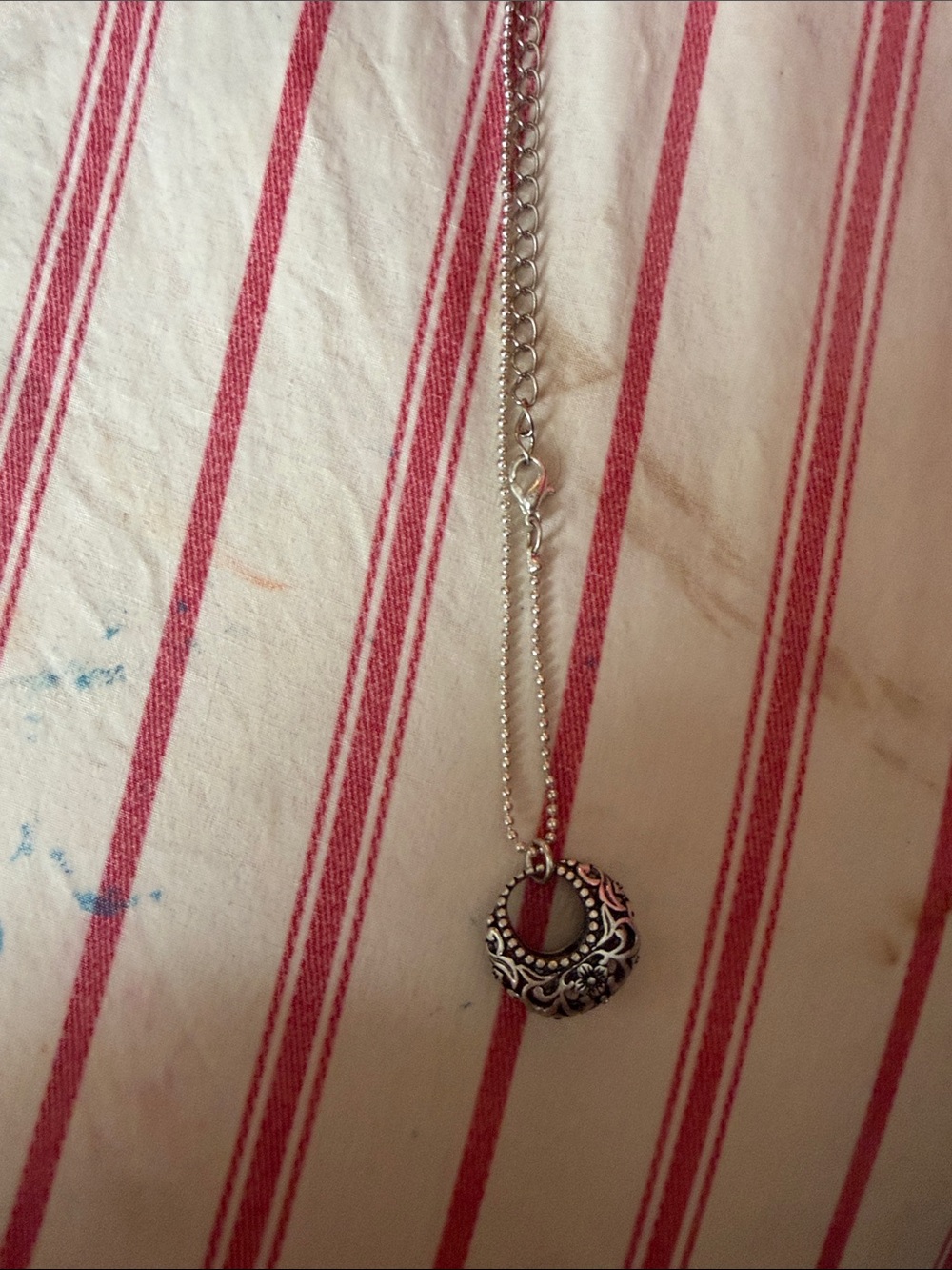 Sterling Silver Floral Circle Pendant Necklace - Silver